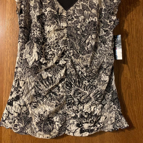 Top - Picture 2 of 3